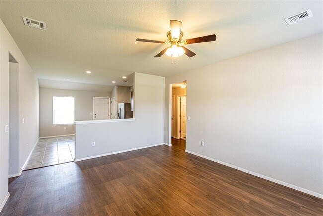 Foto del edificio - 402 W Fitchberg St