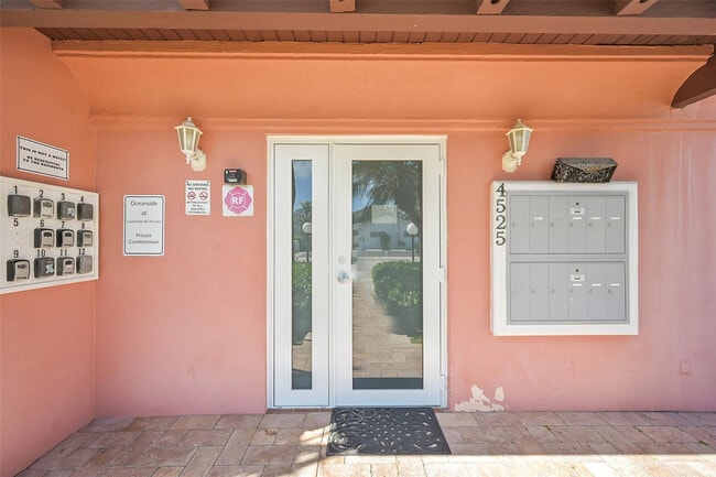 Foto del edificio - 4525 Poinciana St