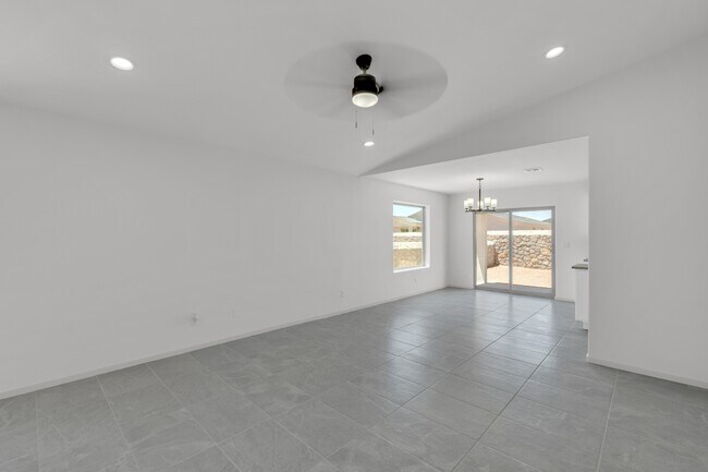 Foto del edificio - 15221 Purpose Ave