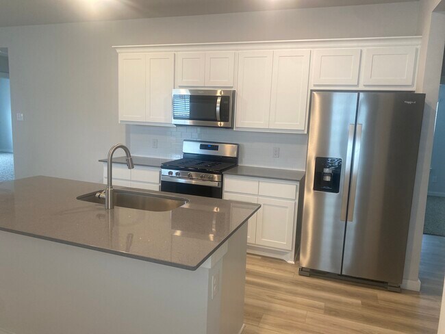 Building Photo - 921 Kickapoo Ln