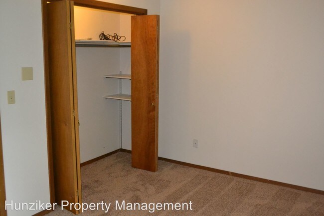 Building Photo - 211 Sheldon