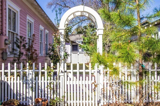 Foto del edificio - 1820 Lubbock St