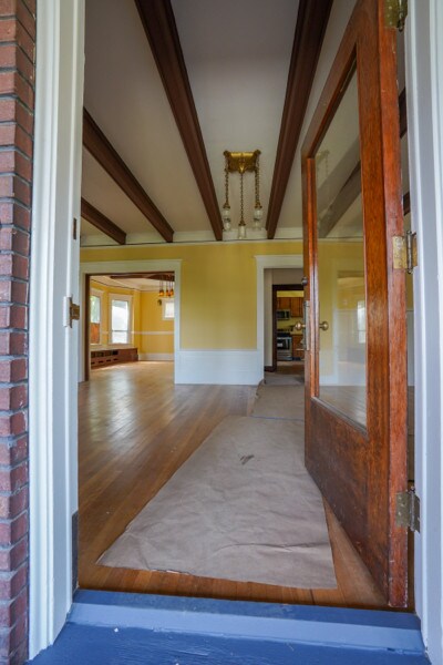 Entrance to living room. Dining rm on left - 303 29th Ave