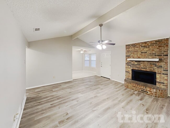 Foto del edificio - 5929 Birchhill Rd