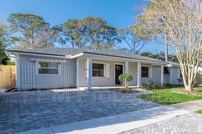 Primary Photo - 596 Seaspray Ave