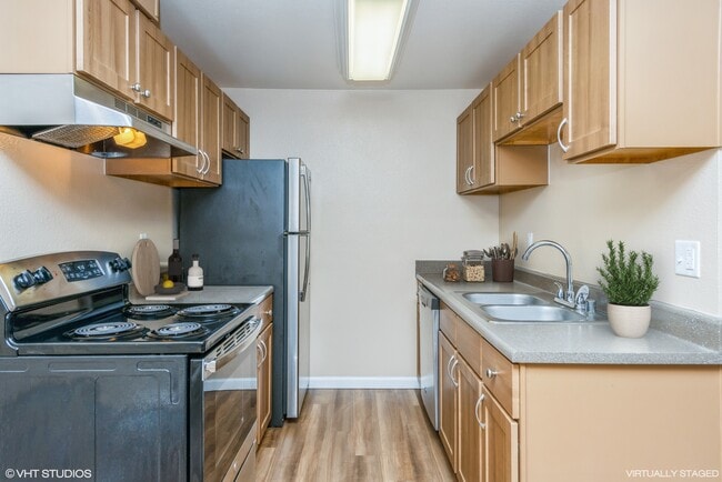 Building Photo - Willow Green Apartments