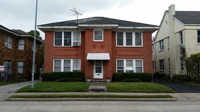 Building Photo - 1960 W Dallas St