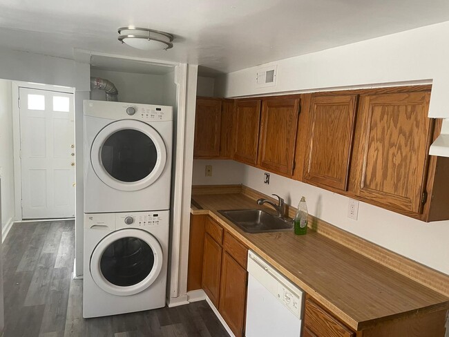 Photo - 1019 S Charles St Apartments