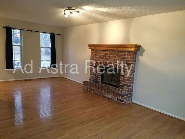 Building Photo - Beautiful two story home in Merriam-Availa...