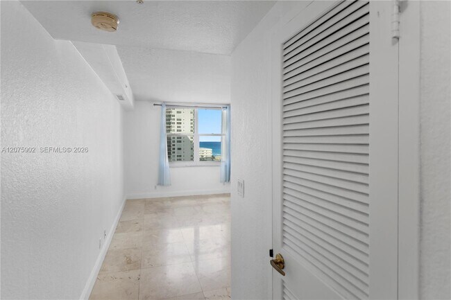 Foto del edificio - 2501 S Ocean Dr