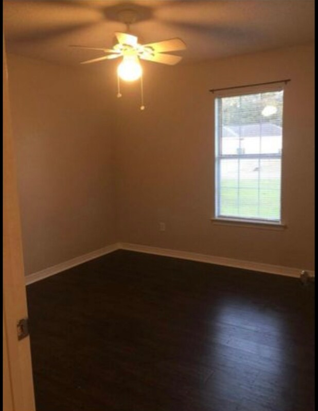 Foto del edificio - 5427 Lucy Ln