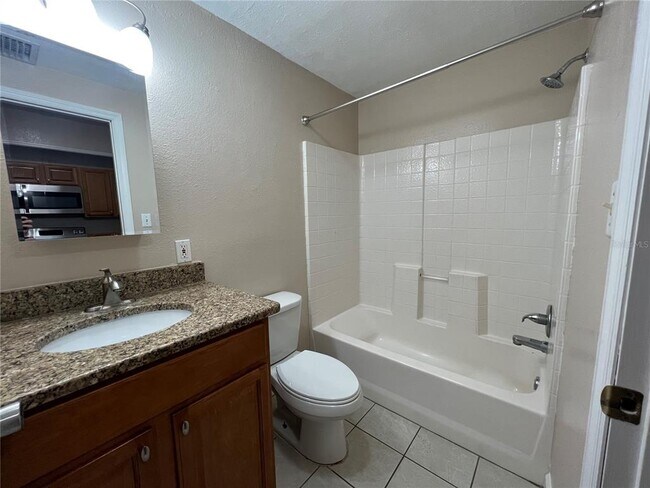 Building Photo - 530 S Highland St