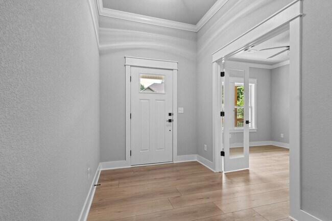 Foto del edificio - Fresh, Modern, and Minutes from Nature!