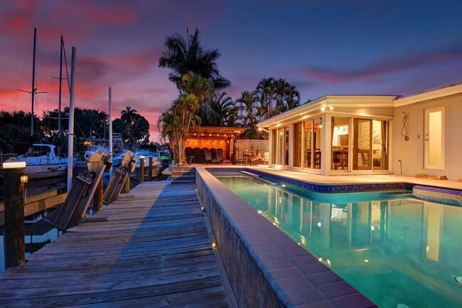 Foto del edificio - 2525 Gulfstream Ln