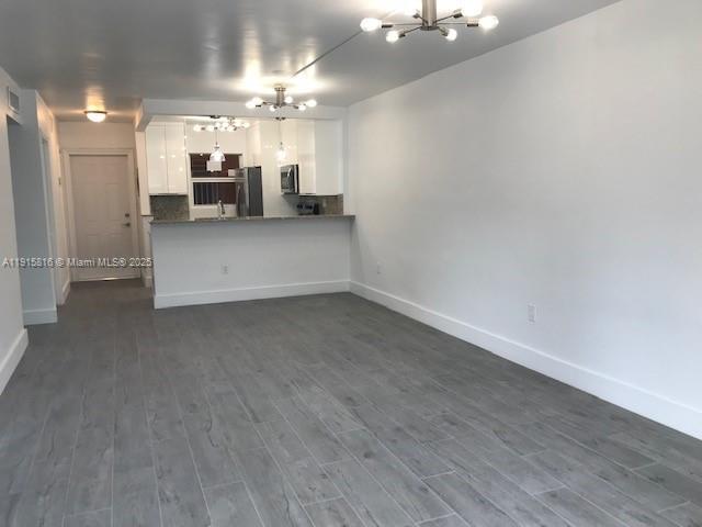 Foto del edificio - 120 Royal Palm Rd