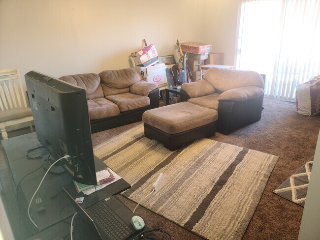 Foto del edificio - 617 N Country Acres Ave