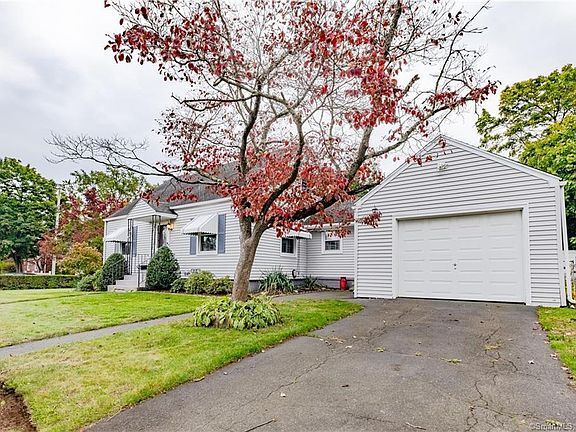 Building Photo - 4 Windsor Rd