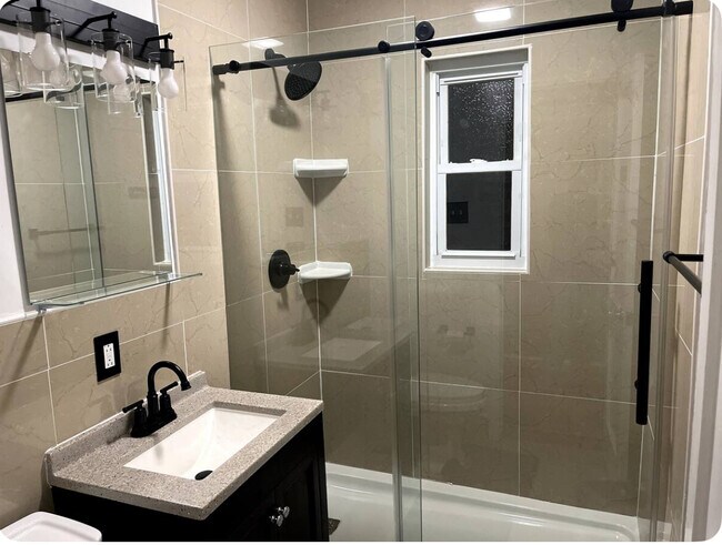 Foto del edificio - 2315 Sheridan St