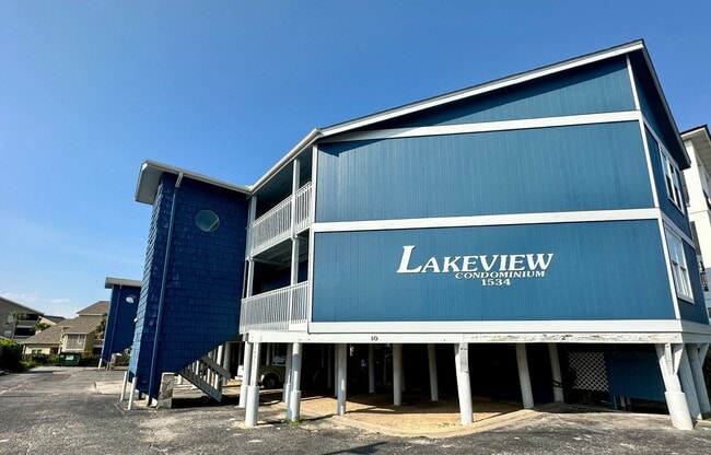 Building Photo - 1B/1B  Furnished Condo Across the Street from the Gulf of America!