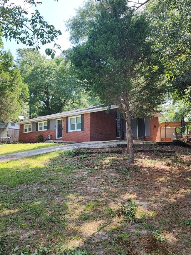 Building Photo - BEAUTIFUL 3 BEDROOM 2 BATHROOM HOUSE IN CO...