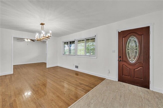 Foto del edificio - 318 Tyrone Rd