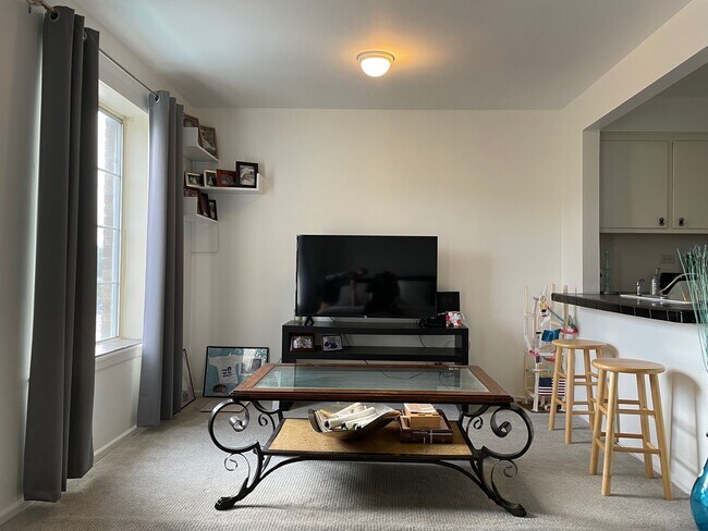 Building Photo - 1455 Shermer Rd