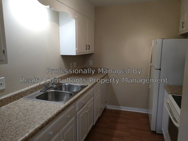 Foto del edificio - 2618 Randleman Rd