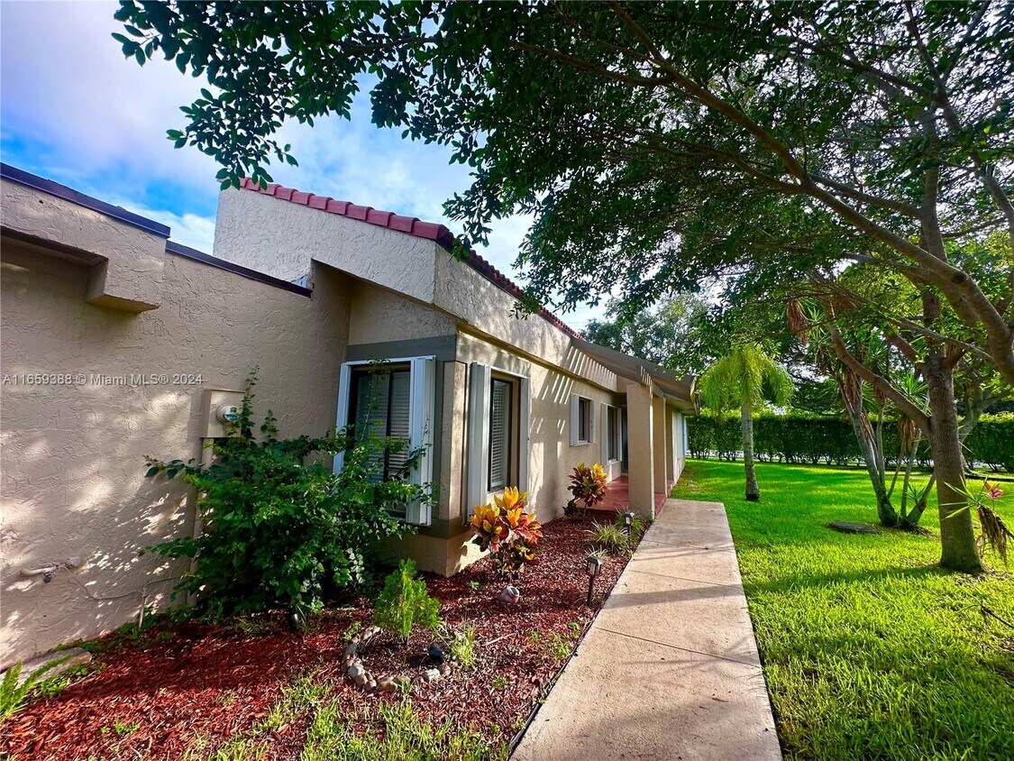 505 Patio Village Way, Weston, FL 33326 House Rental in Weston, FL