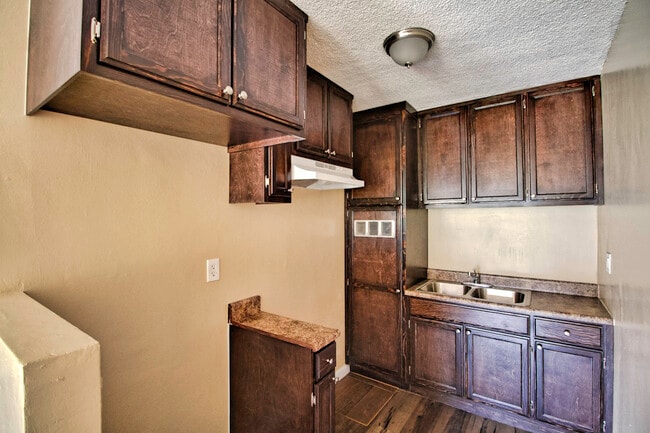 Foto del edificio - 7800 Madison St