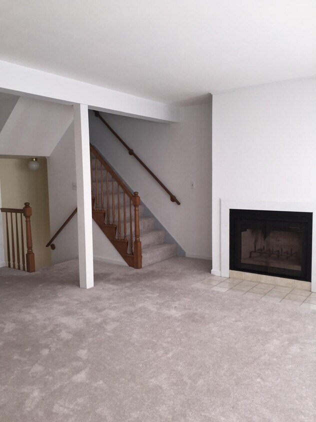 119 Springbrook Dr, Glastonbury, CT 06033 Townhome Rentals in