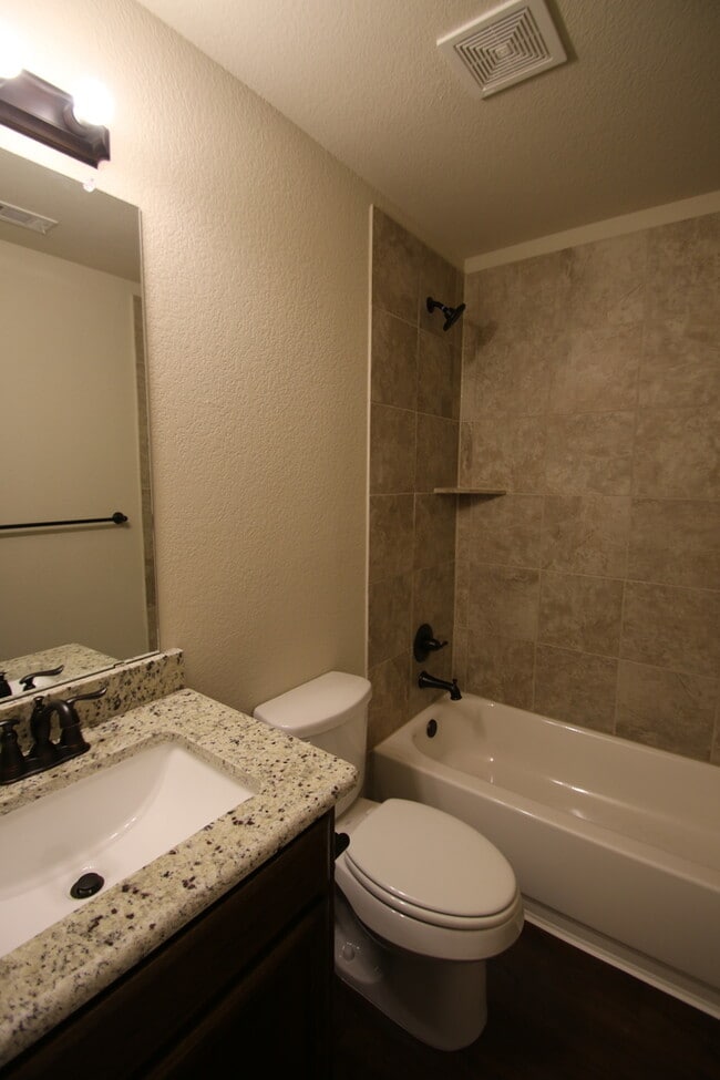 Building Photo - 8032-8034 Arbor