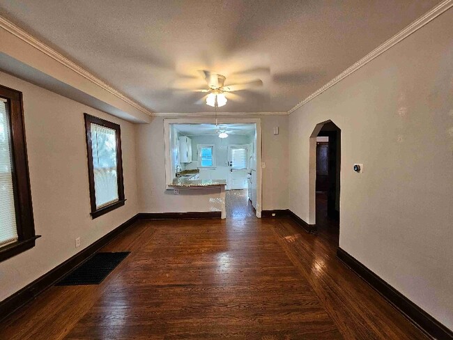 Building Photo - 7000 Palmetto St