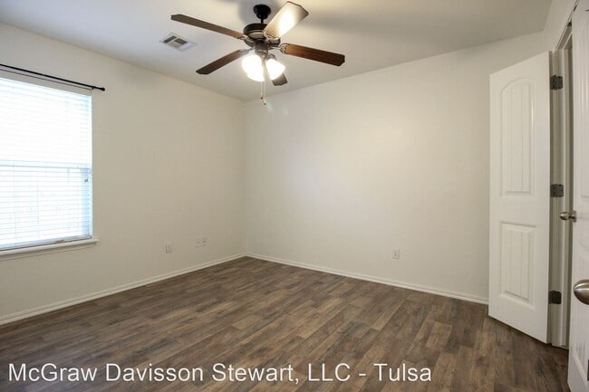 Building Photo - 3 br, 2 bath House - 6676 E. 130th Place S...