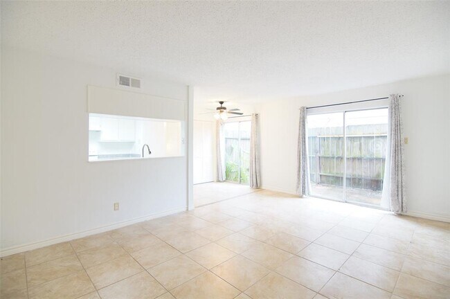 Building Photo - 5654 Birchmont Dr