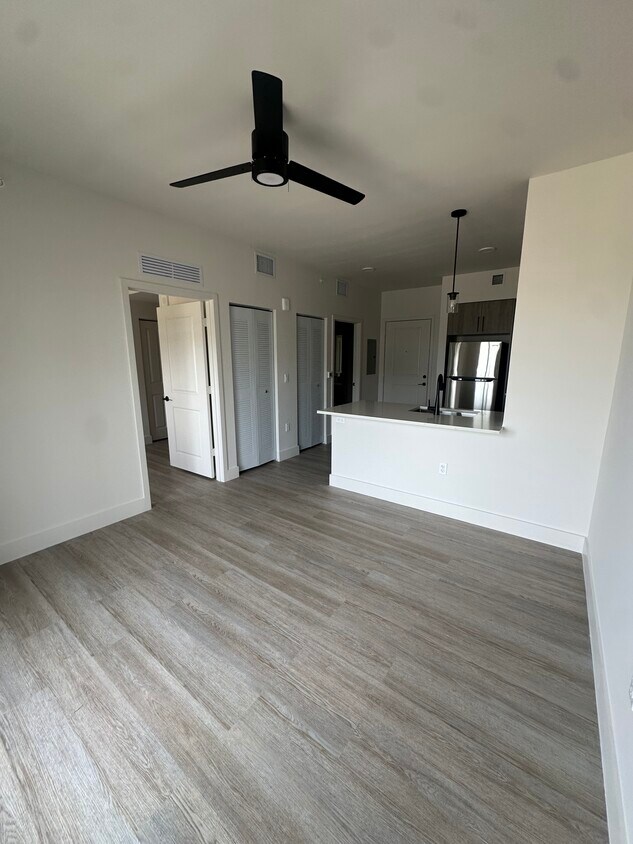 Foto principal - 10380 SW 182nd St