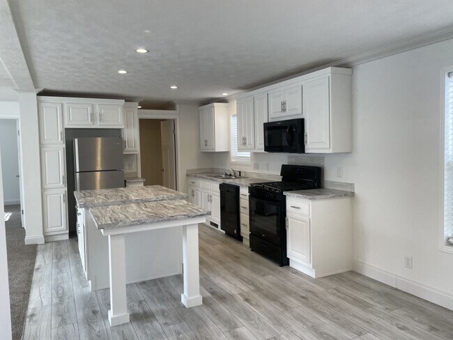 Building Photo - 3405 Sinton Rd