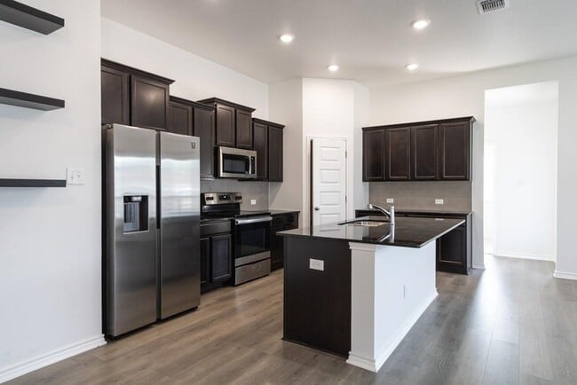 Building Photo - 1024 Monte Verde Dr