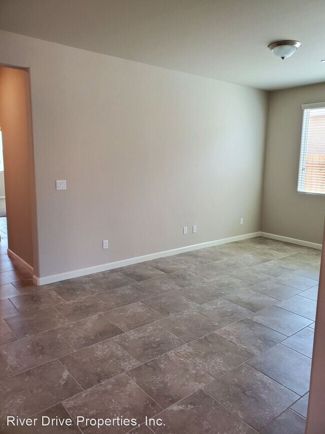 Building Photo - 3 br, 2 bath House - 3358 Junipero Ave