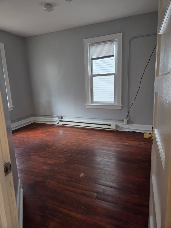 Building Photo - 54 Crown St