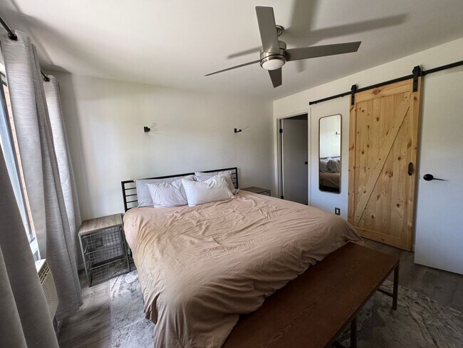 Building Photo - Haleakala Gardens Furnished ground floor 3...
