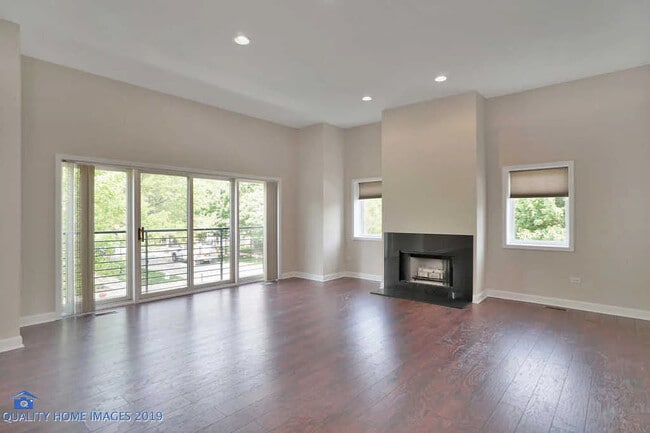 Building Photo - 1501 S Prairie Ave