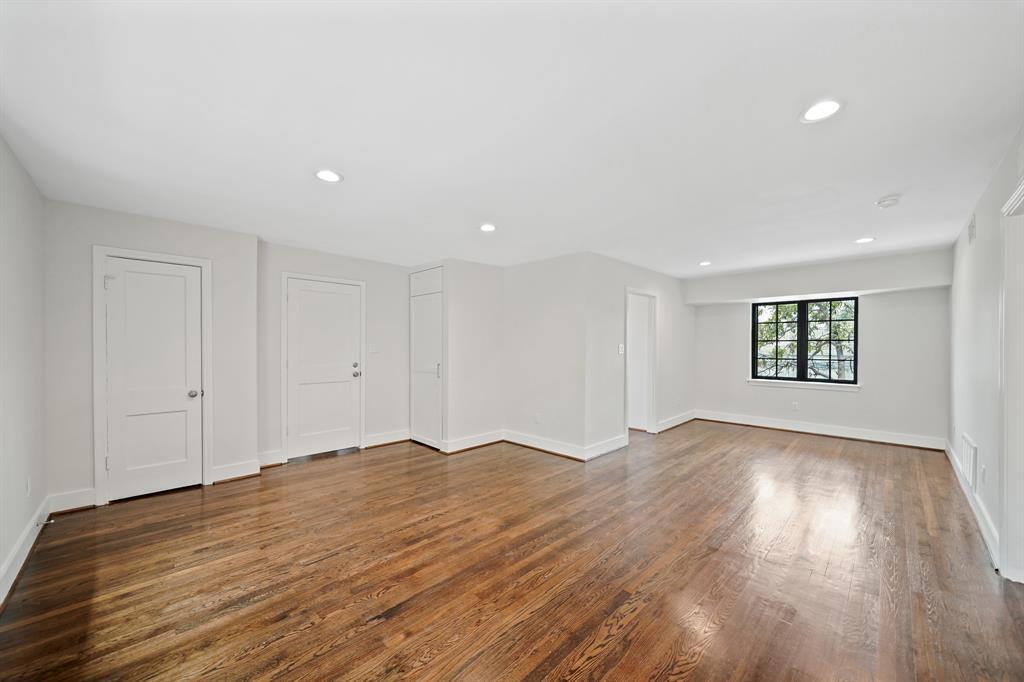 Primary Photo - 520 Lovett Blvd