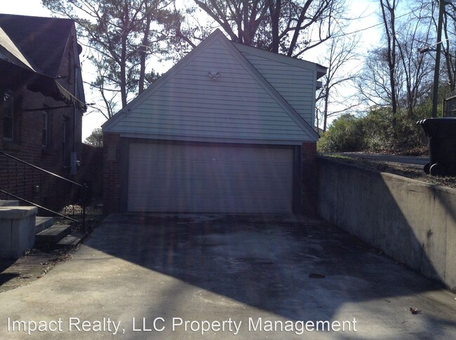 Building Photo - 3 br, 1.5 bath House - 901 Edgewood