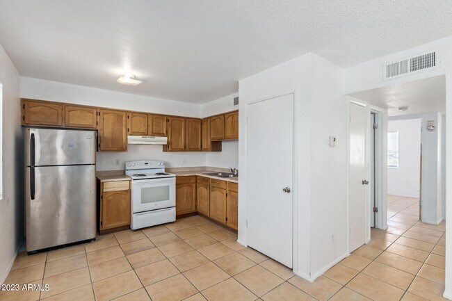 Foto del edificio - 1623 E Wood St