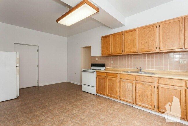 Foto del edificio - 3145 N Kedzie Ave