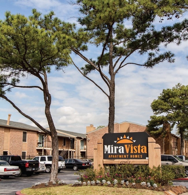 Building Photo - Mira Vista
