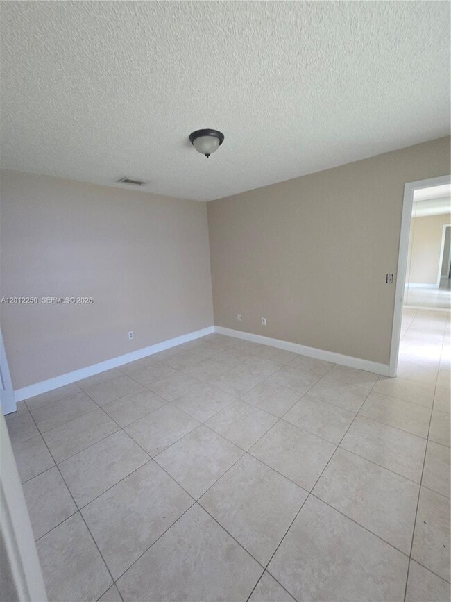 Building Photo - 1630 Sandpiper Blvd