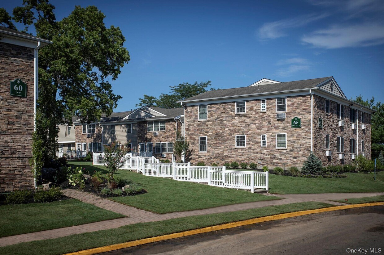 Building Photo - 40 Fairfield Way