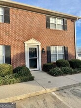 Building Photo - 2880 Florence Dr