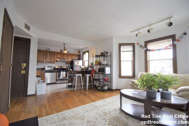 Building Photo - 87 Sheridan St